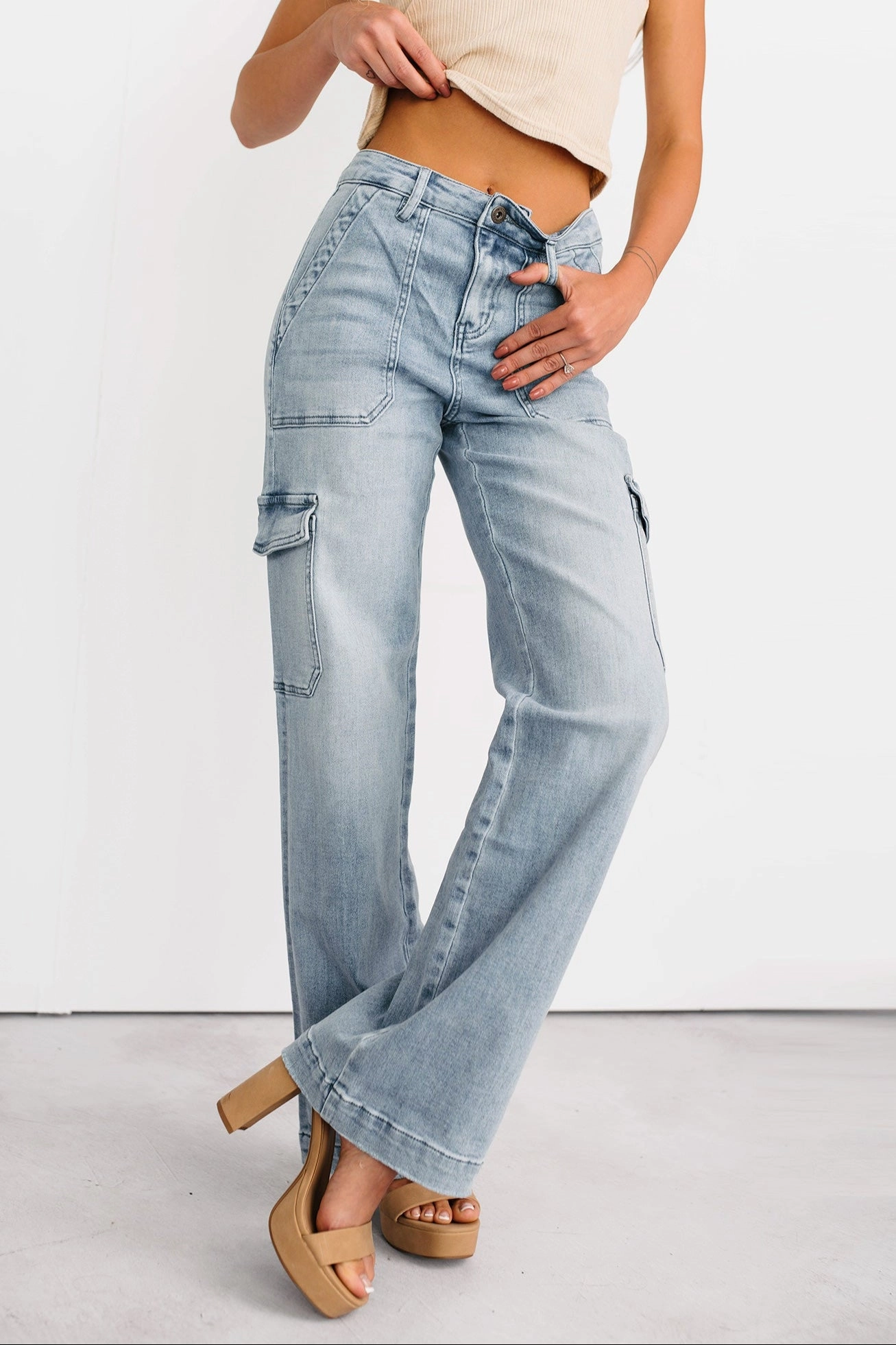 Modern Silhouette Core Wardrobe Callum Wide Leg Cargo Mica Denim Jeans (Light)