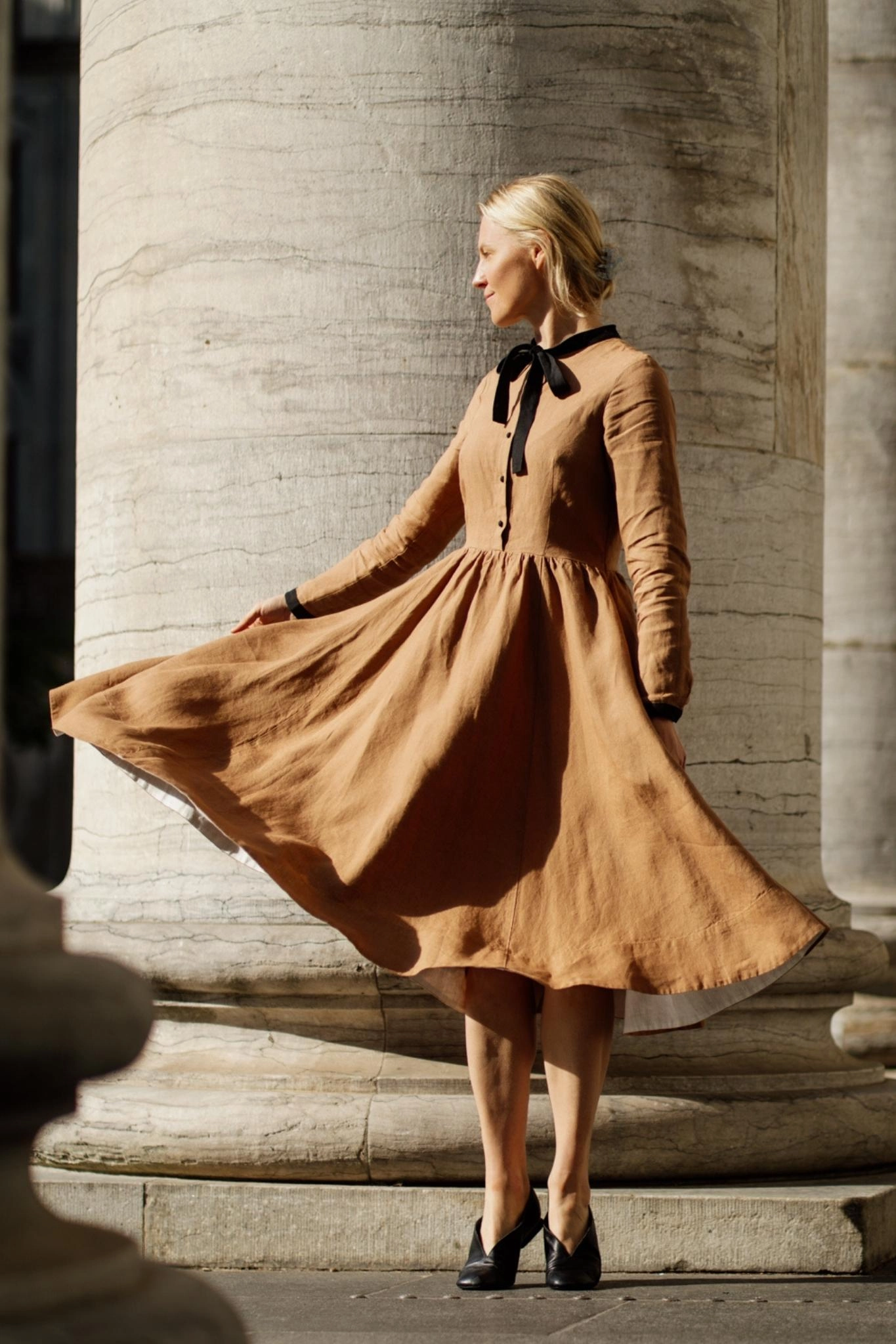 A Line Cut Jasmine ?C Bow Tie Collar Linen Midi Dress