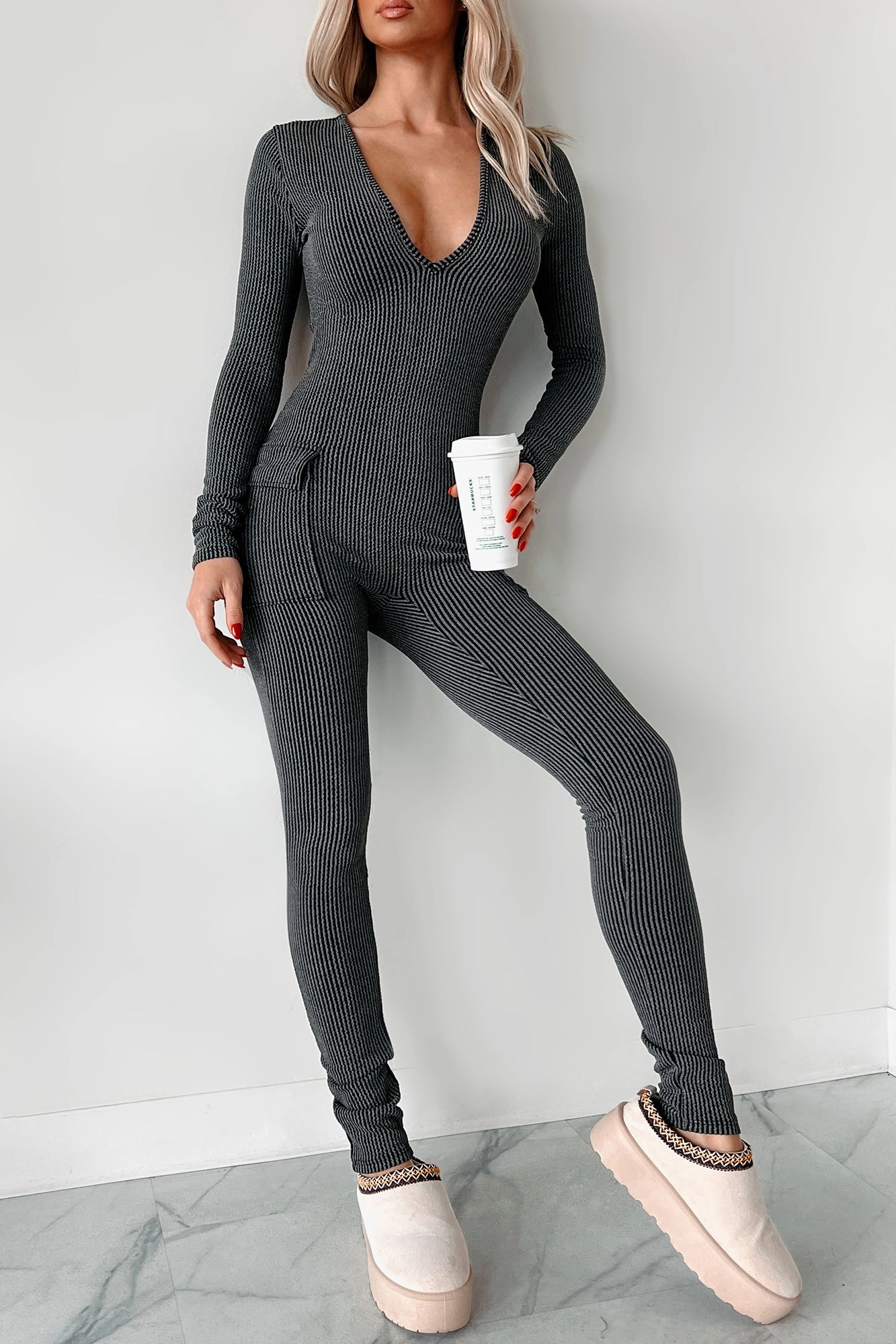Flexible Bold Dinner Outdoor Beautiful Curves Ribbed Cut-Out Back Jumpsuit (Black)
