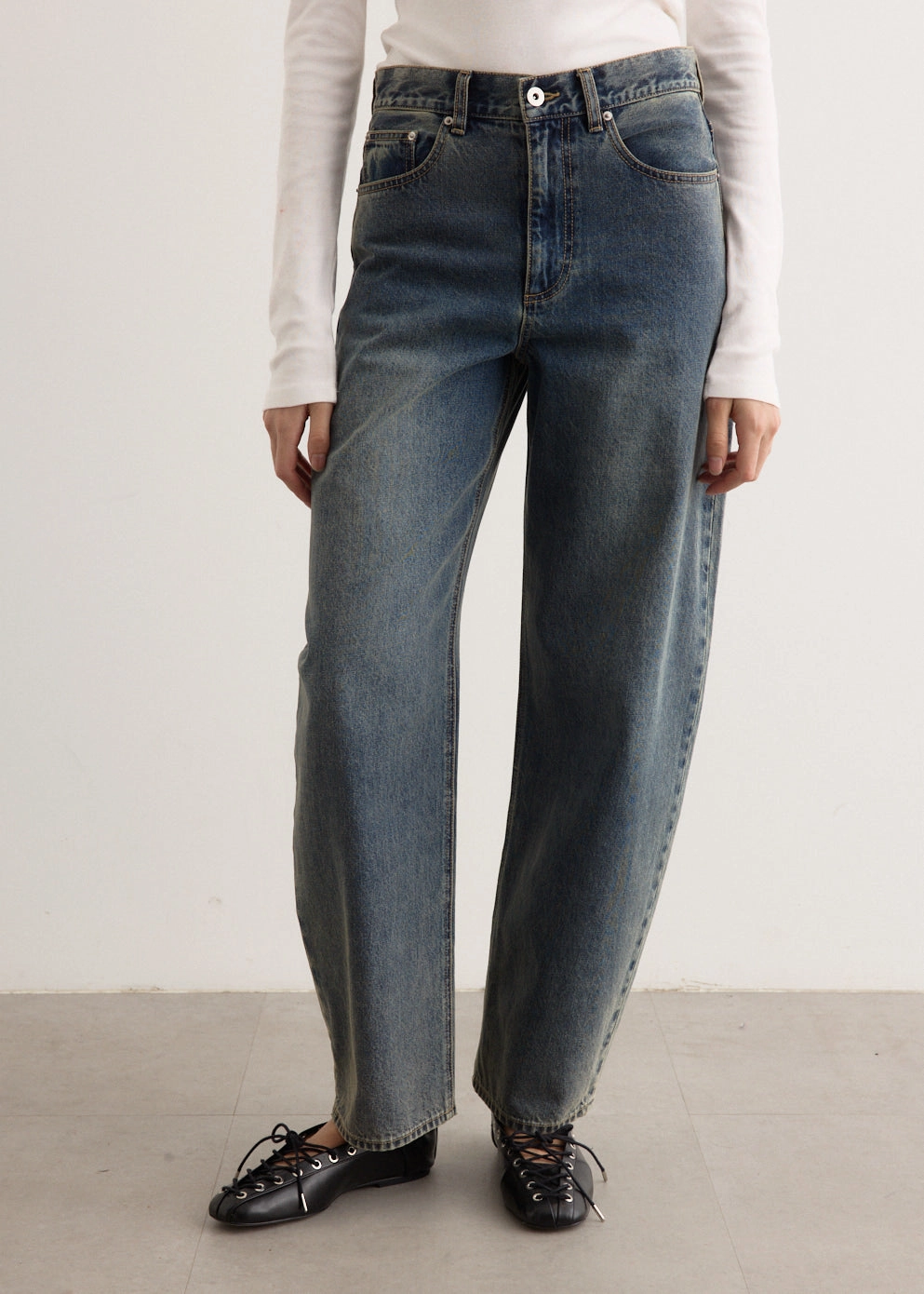 Sleek Comfort Kite Barrel Leg Jeans