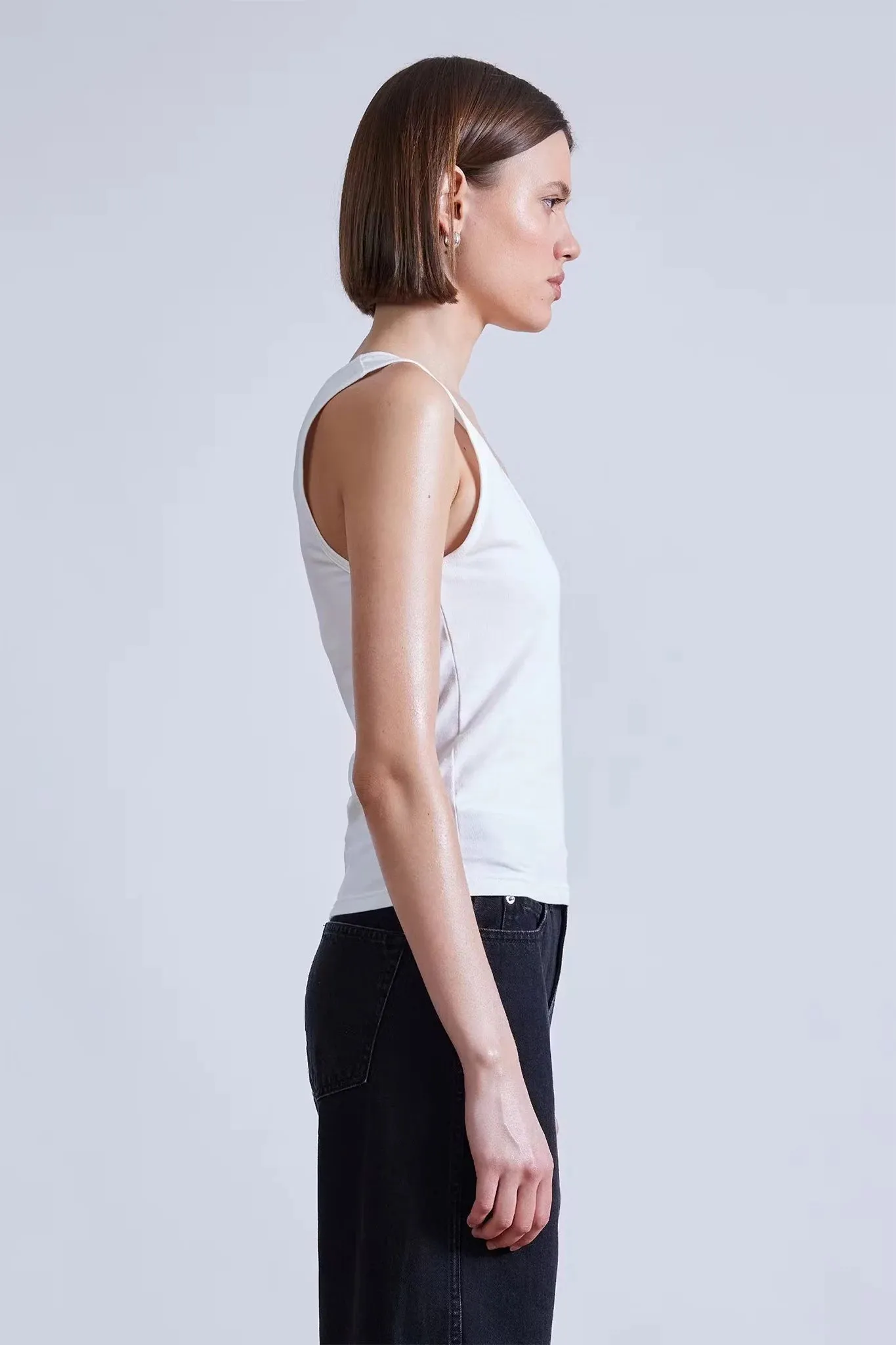 Uri Low-Cut Tank Airflow Ventilation Design Cold Wash Optimized