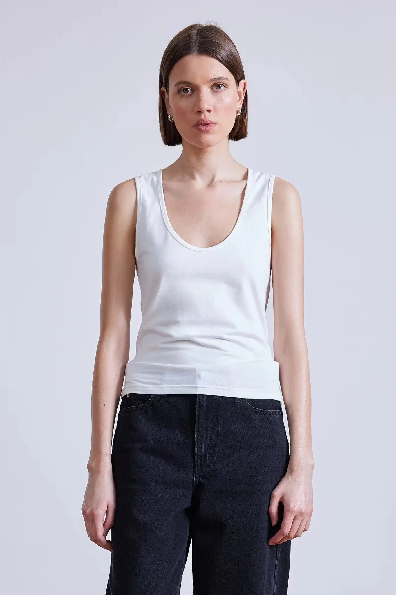 Weekend Comfort Uri Low-Cut Tank