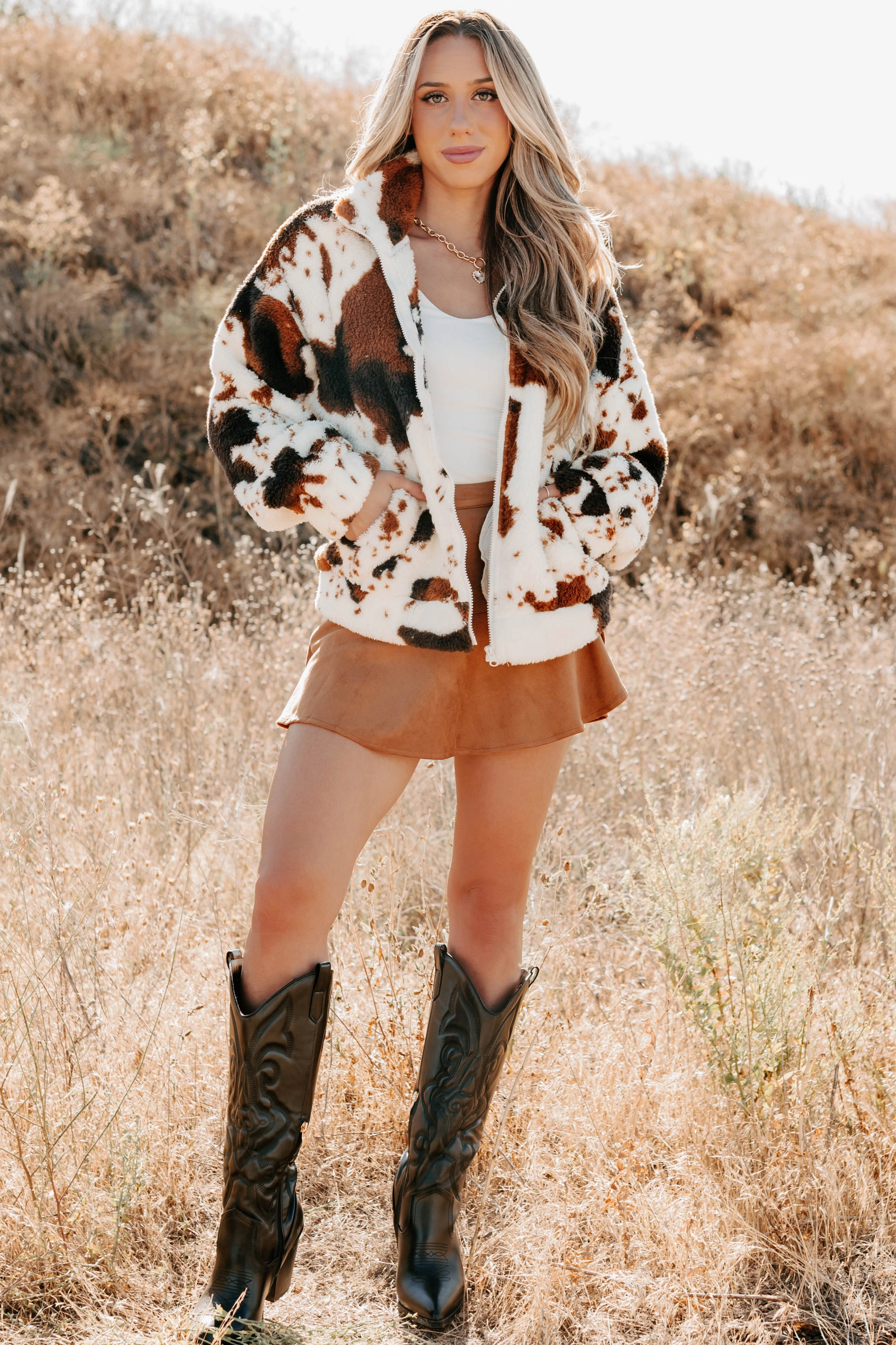 Softshell Construction Thermal Insulated Cozying Up Cow Print Zip-Up Jacket (Brown/Multi)