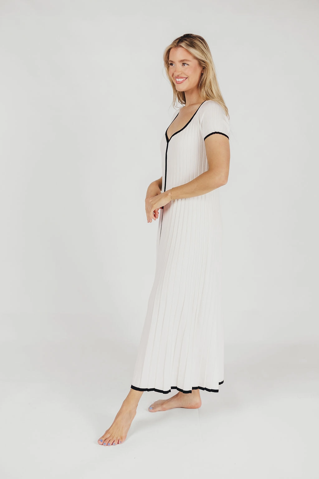 Layering Fit Marilyn Knit Maxi Dress in Off-White