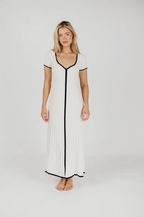 Cute Touch Fashion Mix Marilyn Knit Maxi Dress in Off-White