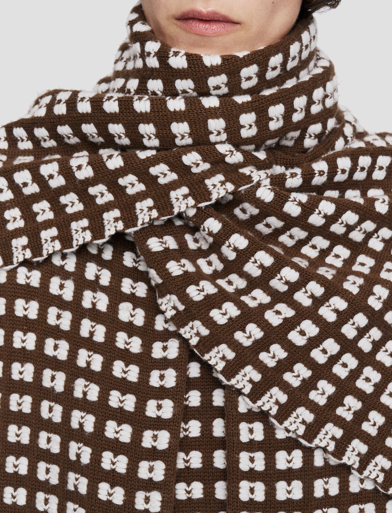 Relaxed Daily Style Drop Tail Hem Waffle Knit Scarf Coat