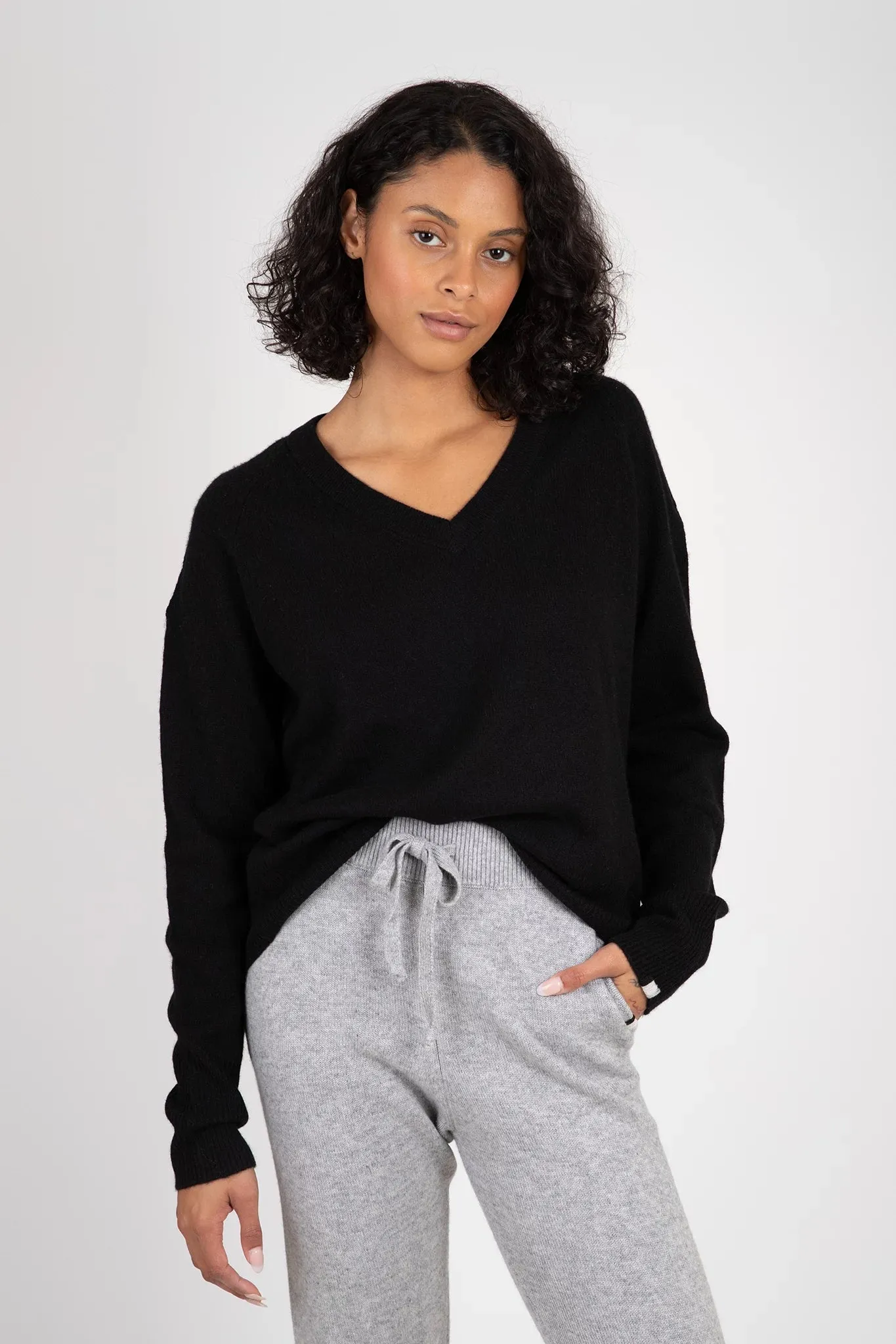 Sloane Cashmere V-Neck Modern Look Everyday Chic
