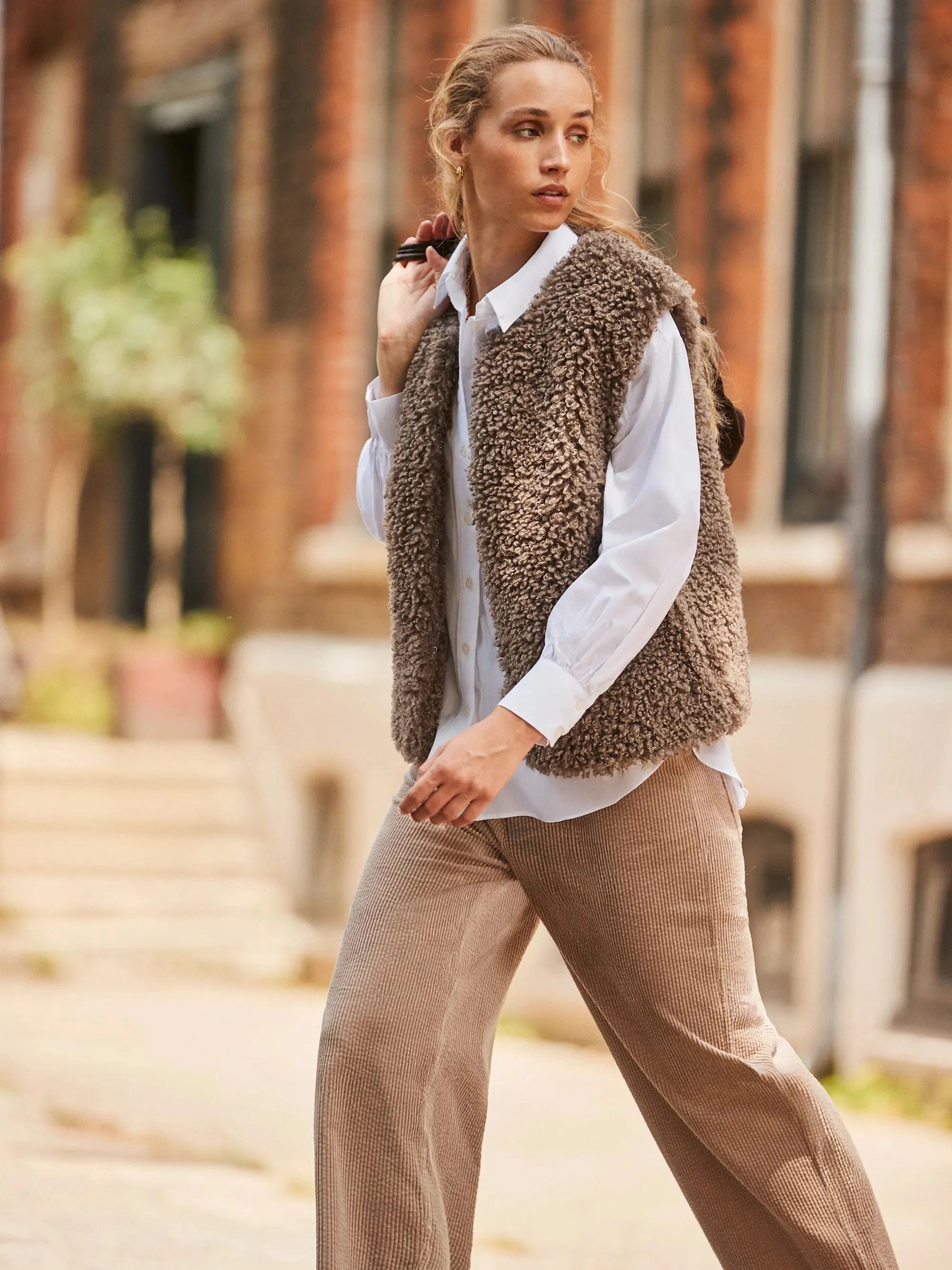 Brown Faux Shearling Gilet QuickDry Fabric Flexible Insulation