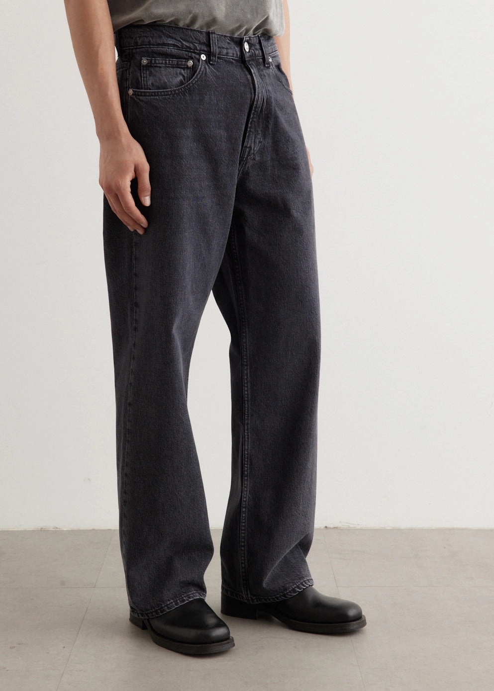 High Quality Classic Wear Earthy Third Cut Jeans