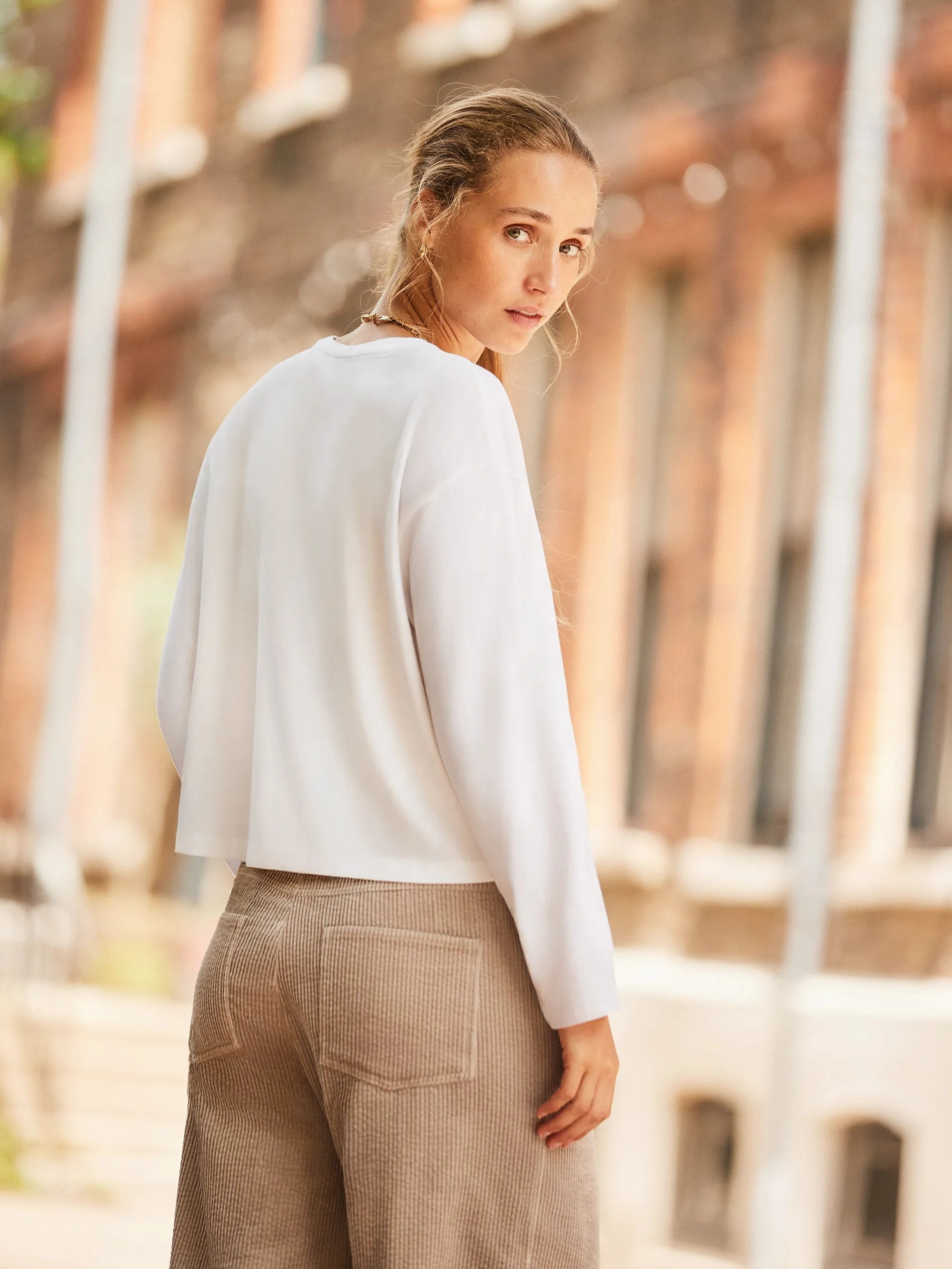 Garment Dyed Finish AllDayComfort White Long-Sleeved Organic Cotton T-Shirt