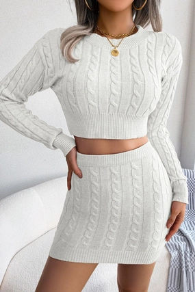 Comfort Movement striped shorts WOMEN CABLE KNIT CROP SWEATSHIRT AND SKIRT SET