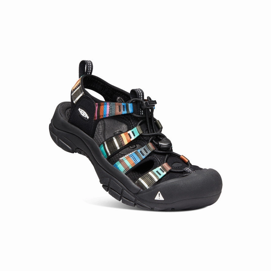 Footwear for Vacation Open Frame Women's Newport H2  |  Raya Black