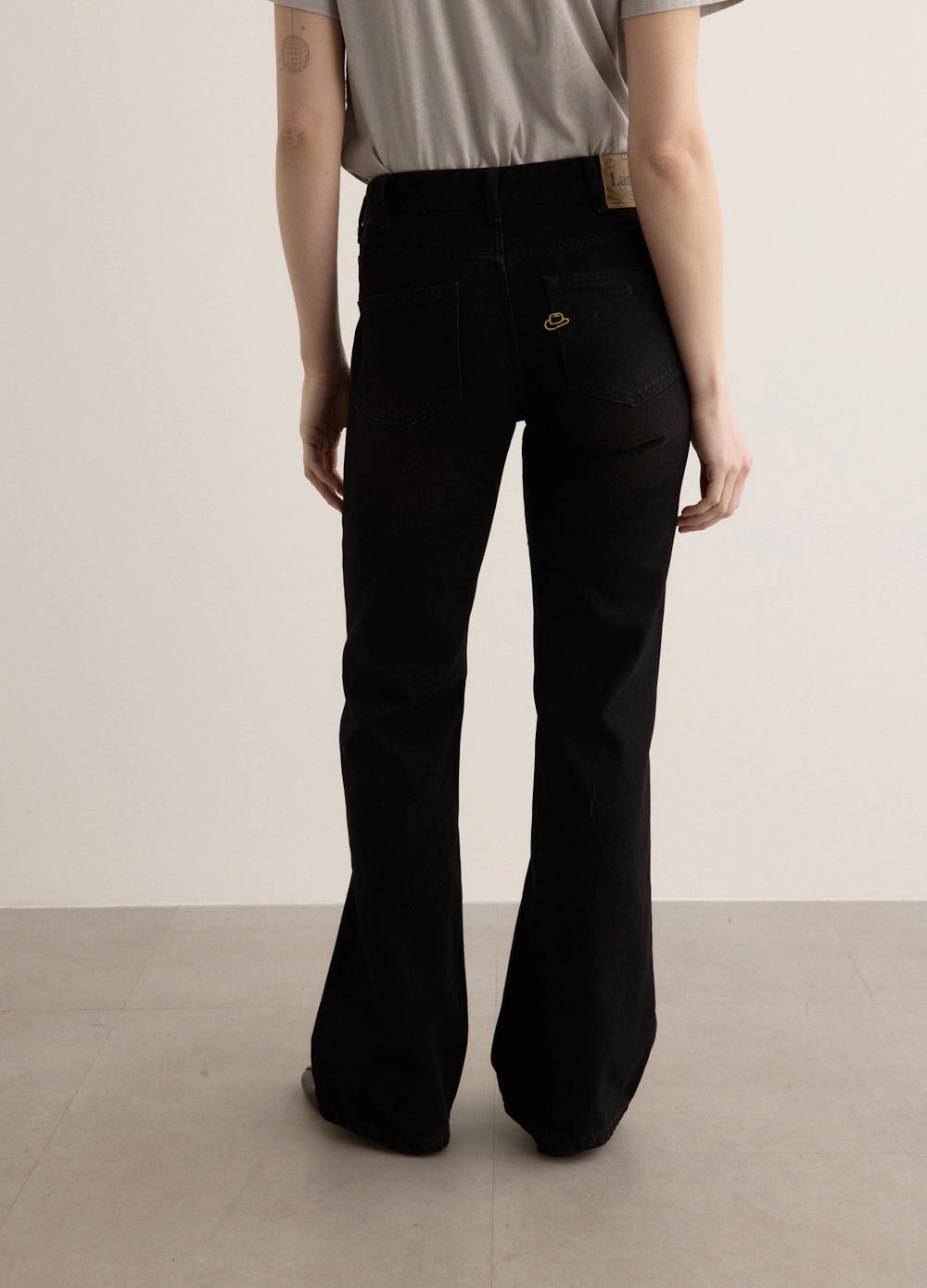 Women's Vini Jean Lifestyle Outfit