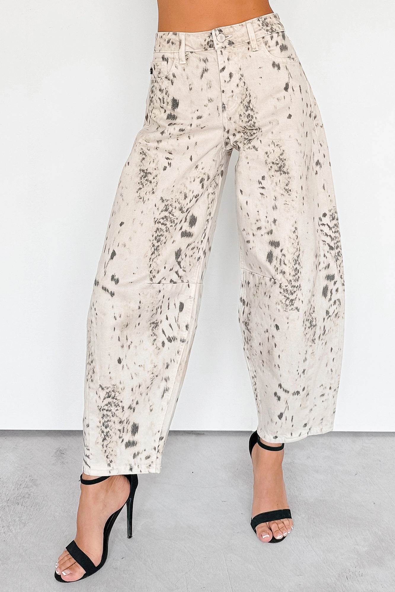 Zane High Rise Printed Barrel Kancan Jeans (Beige/Black) Daily Choice